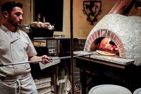 Authentische Pizza aus dem Holzofen Restaurant in Amsterdam die Niederlande